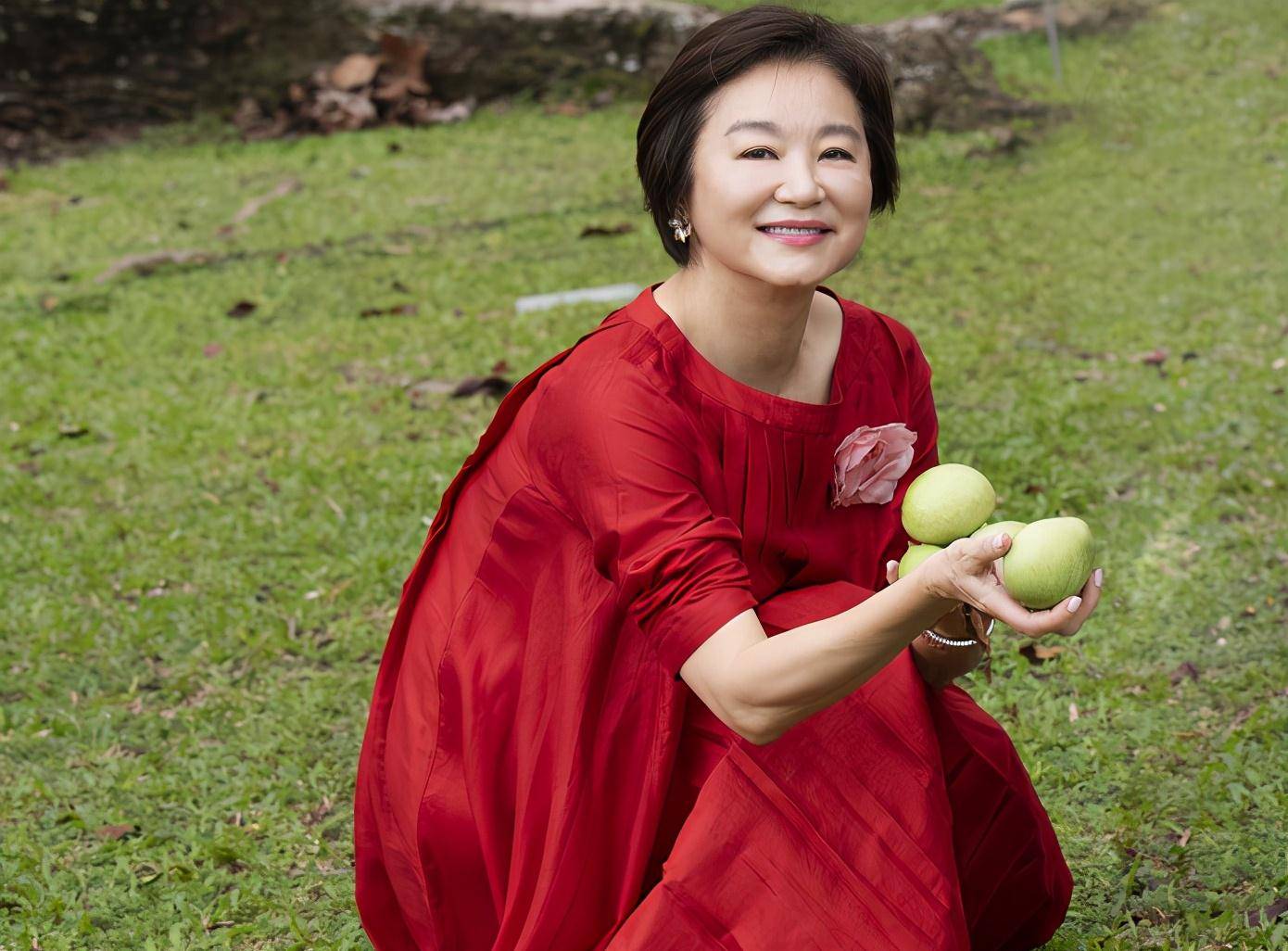 27年前39岁林青霞国外活动照流出出水芙蓉这谁扛得住