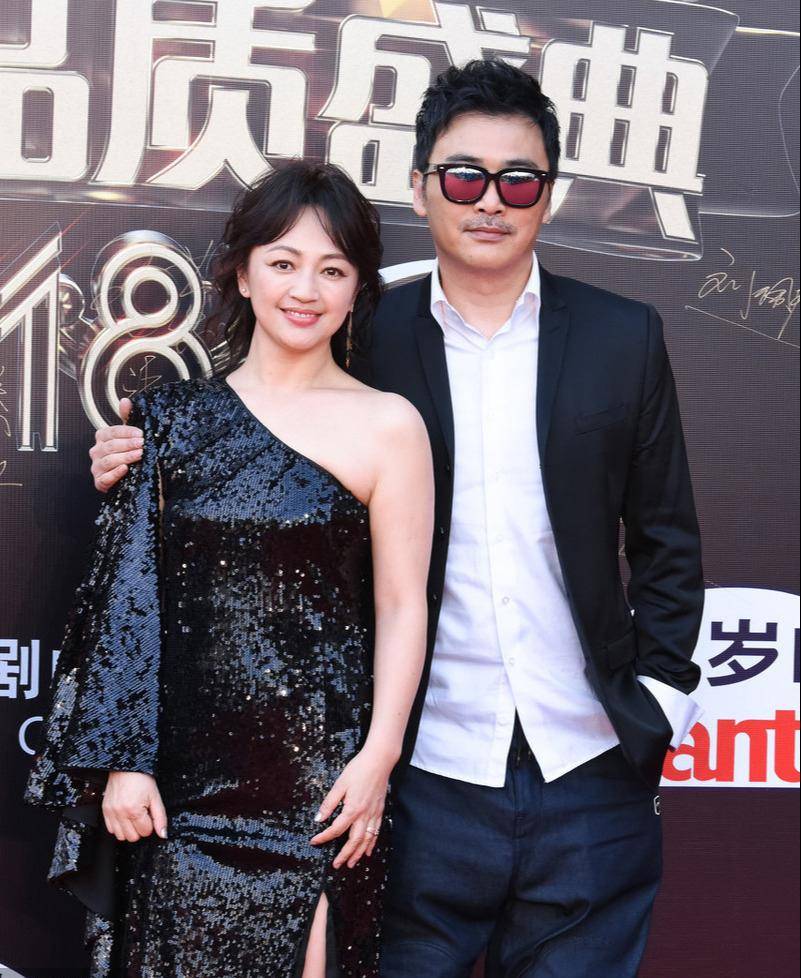 原创罗海琼27岁才出名随后嫁入豪门47岁成娱乐圈大姐头