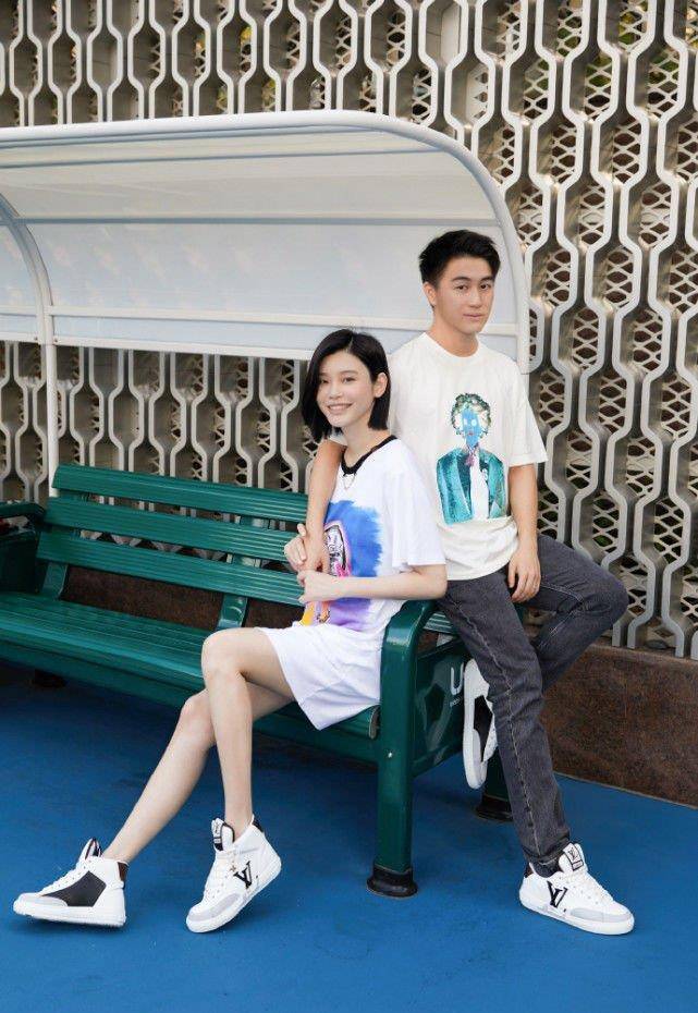 原创奚梦瑶儿子2岁生日何猷君带孩子去购买礼物透露他喜欢的玩具