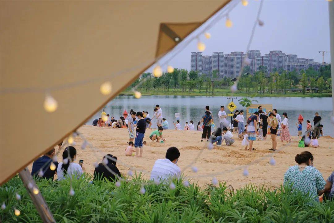 蓉江新区公园沙滩图片