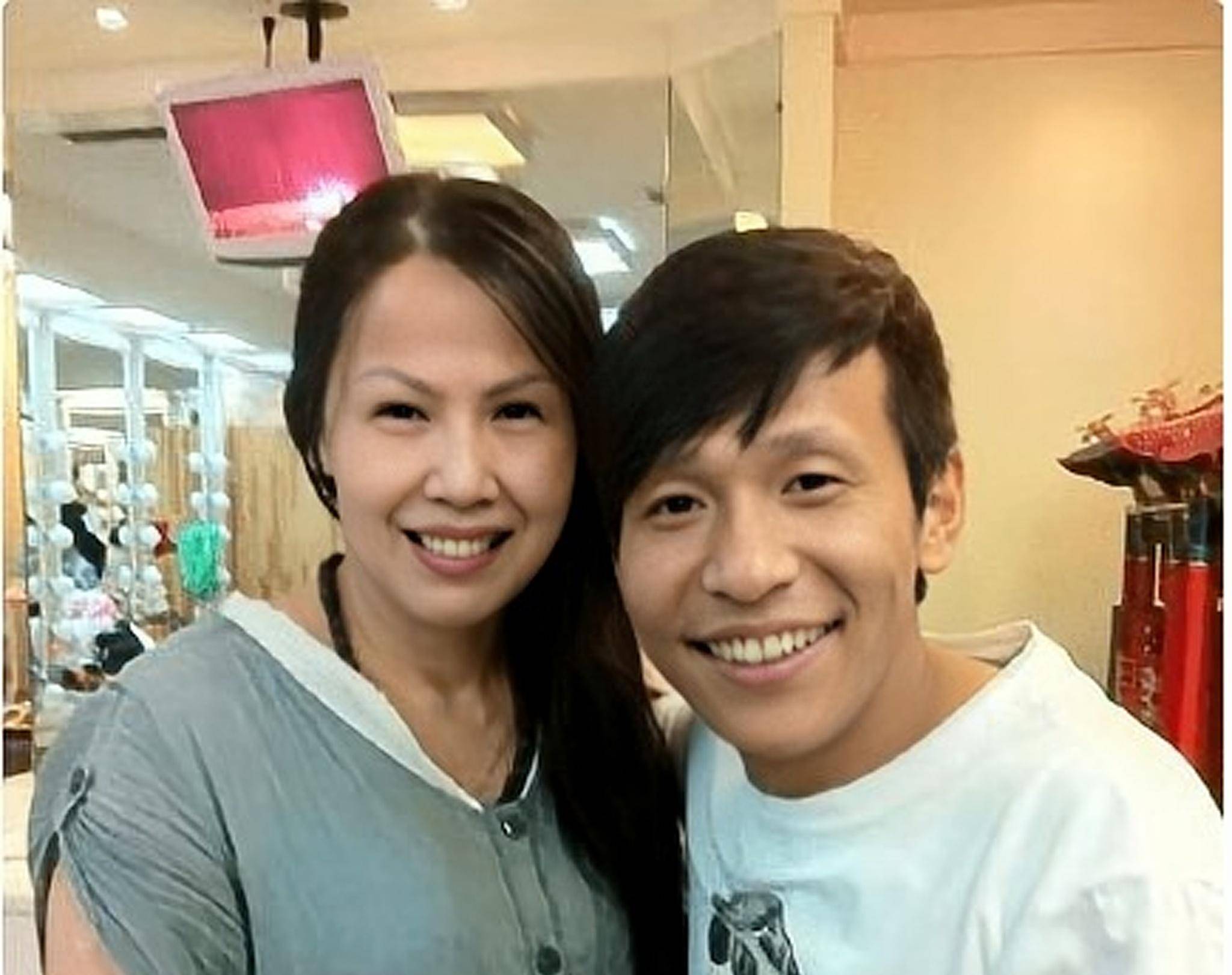 李大美在去世前唯一的心愿是希望赵本山多多关照自己的儿子陈昆仑,赵