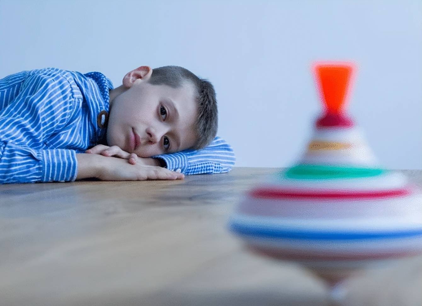 母亲梦境中的隐忧，解读儿子摆臭脸的深层含义