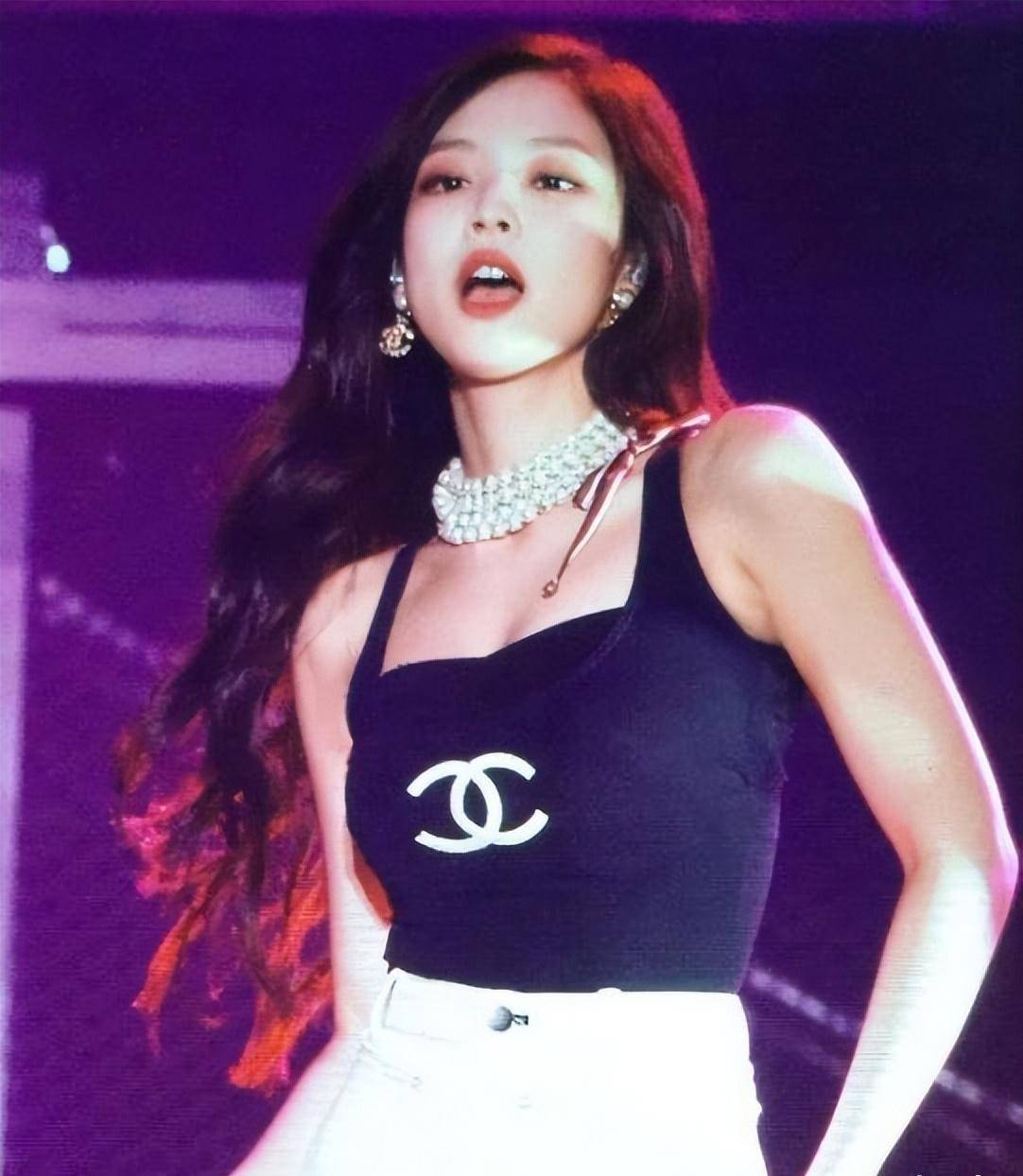 "jennie:坐拥65亿独栋别墅,一套被褥就要上百万_图尔_安娜·温_品牌