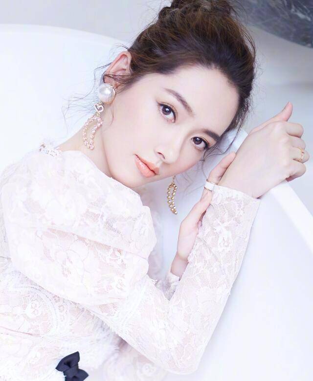 原创娱乐圈里面鼻子很大但是依然美丽的女明星林依晨宋茜你喜欢谁