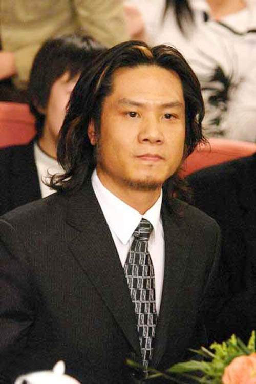 刘晓庆与阿峰离婚17年她再婚嫁富豪他在愧疚中尽父亲的责任