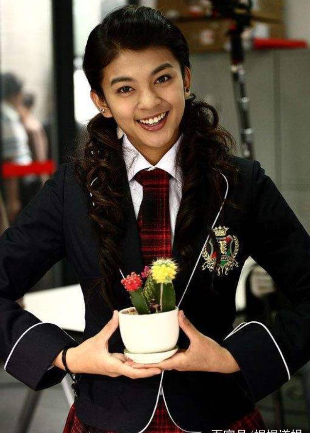 《流星雨》女二近照,优雅大方与往日判若两人,息影3年活出自我_谈莉娜
