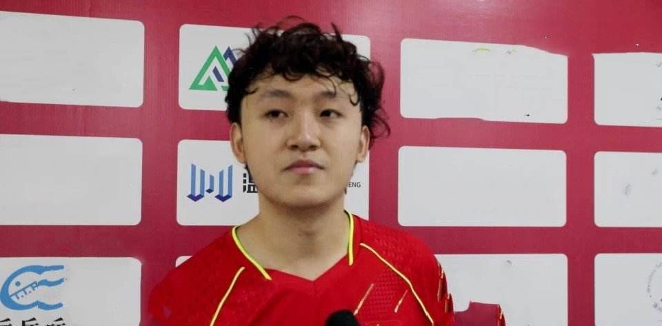 王晨策以3-0(11-6,11-7,11-7)横扫东道主斯洛文尼亚选手彼得罗夫斯基