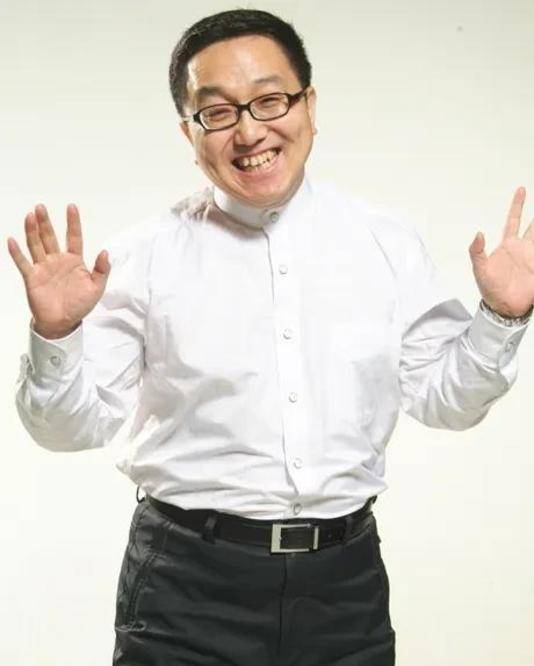 演员句号二婚娶丫蛋为妻尽心孝顺岳父母网友如何评价他们的