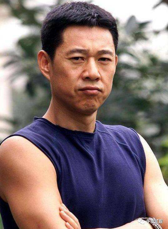 离婚30年,张丰毅和吕丽萍的人生差距,一个是天一个是地_表演_电影