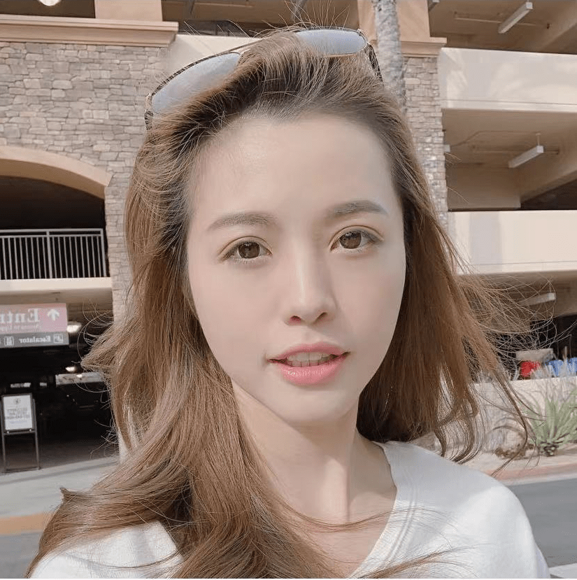 在参加综艺节目《命运好好玩》时,尹嘉萱讲述了一段自己遇人不淑的