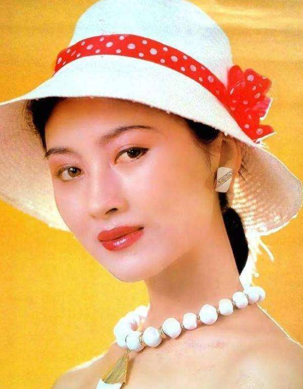 原创邬倩倩被误认为小三上位19年婚姻破裂前夫娶小30岁女友