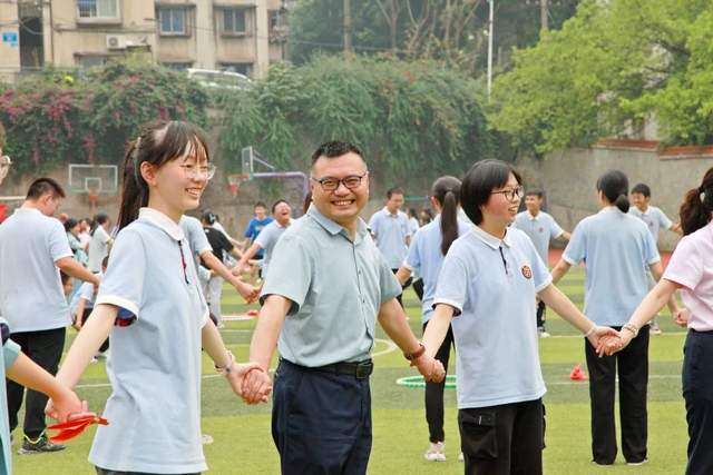 重庆市杨家坪中学初2022届学子热血启航奔赴下一程山海