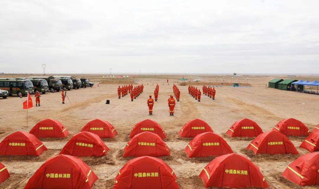 野外驻训丨浓厚政治氛围,铸造塞外蓝盾