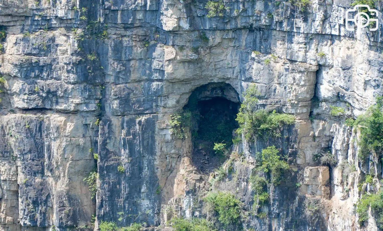 重庆发现世界最大天坑，坑深666米，有人怀疑是外星人的杰作