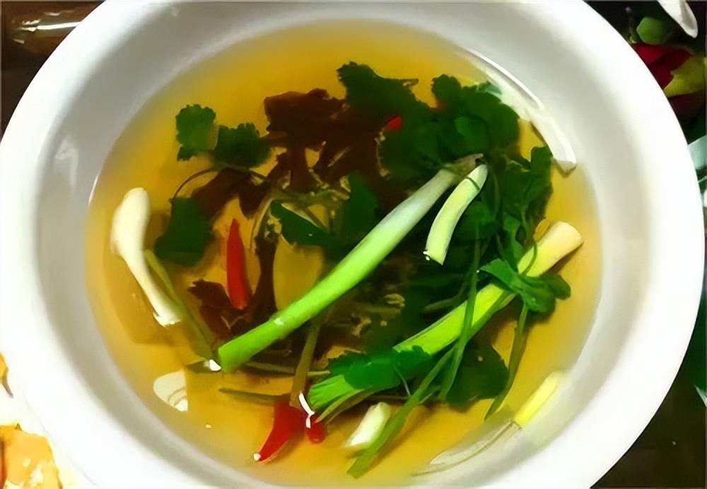 在腾冲来碗青龙过海汤