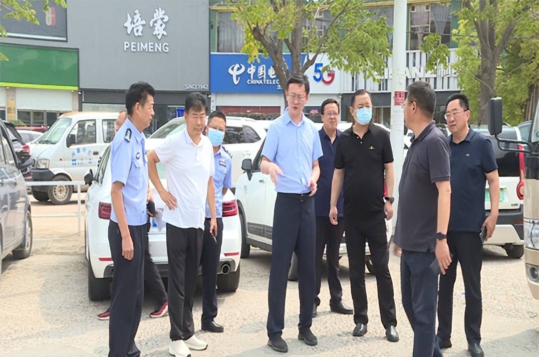 夏邑县县长李昊调研城区道路规划建设和交通秩序管理工作