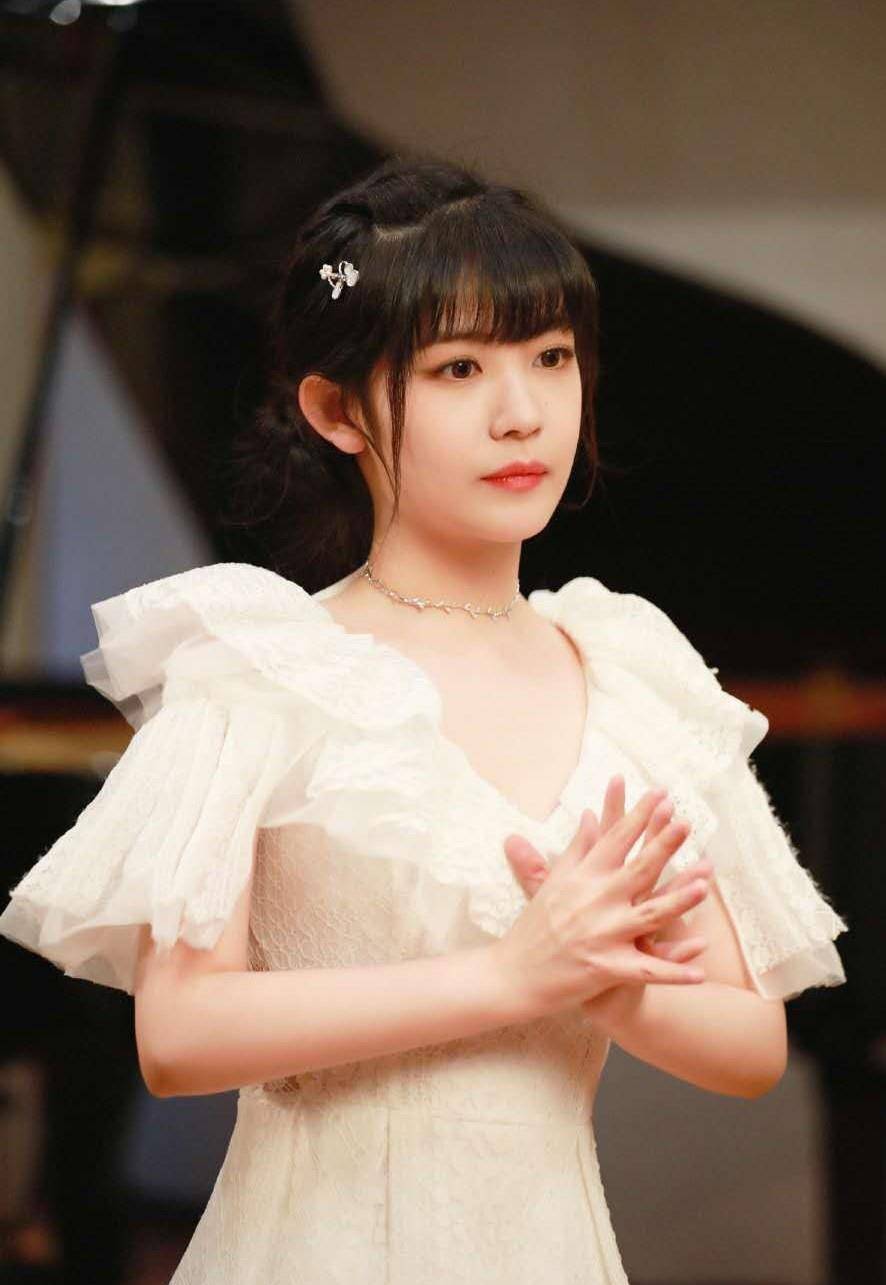 原创个子矮穿衣服不好看跟赖美云学穿搭手把手教你变身可爱小萝莉