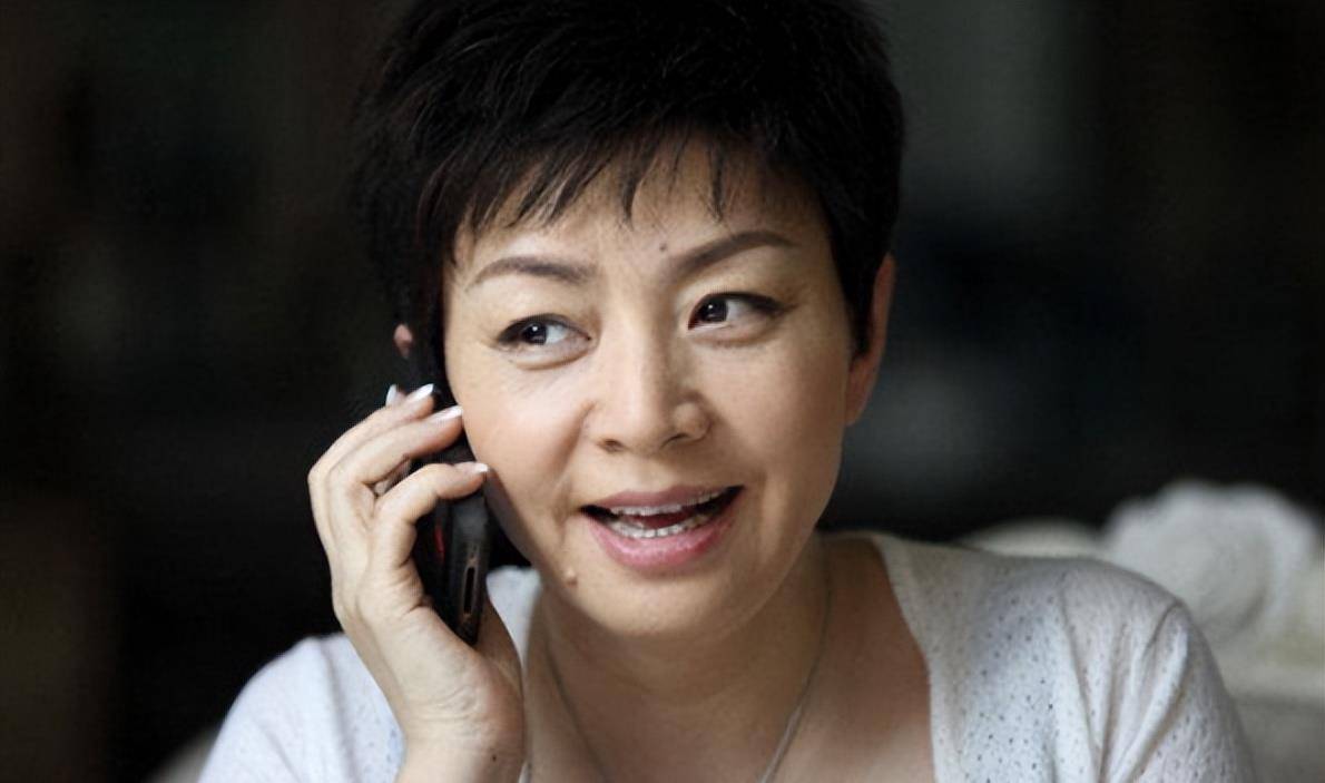 原创有种整容叫宋丹丹离婚前夫英达没有什么变化宋丹丹却变了个人