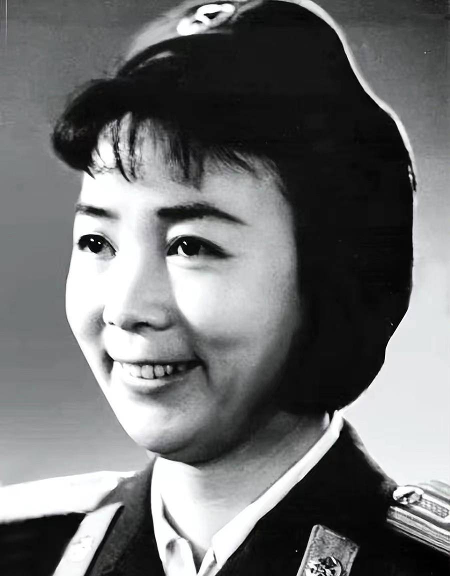 "白毛女"田华:五年失去4位至亲,儿子去世当天她还在外当评委_苏凡_剧