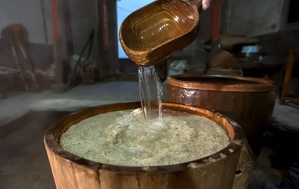 每天早上饮酒2两,看看早酒文化盛行的湖北,酒友们身体咋样了_舅舅