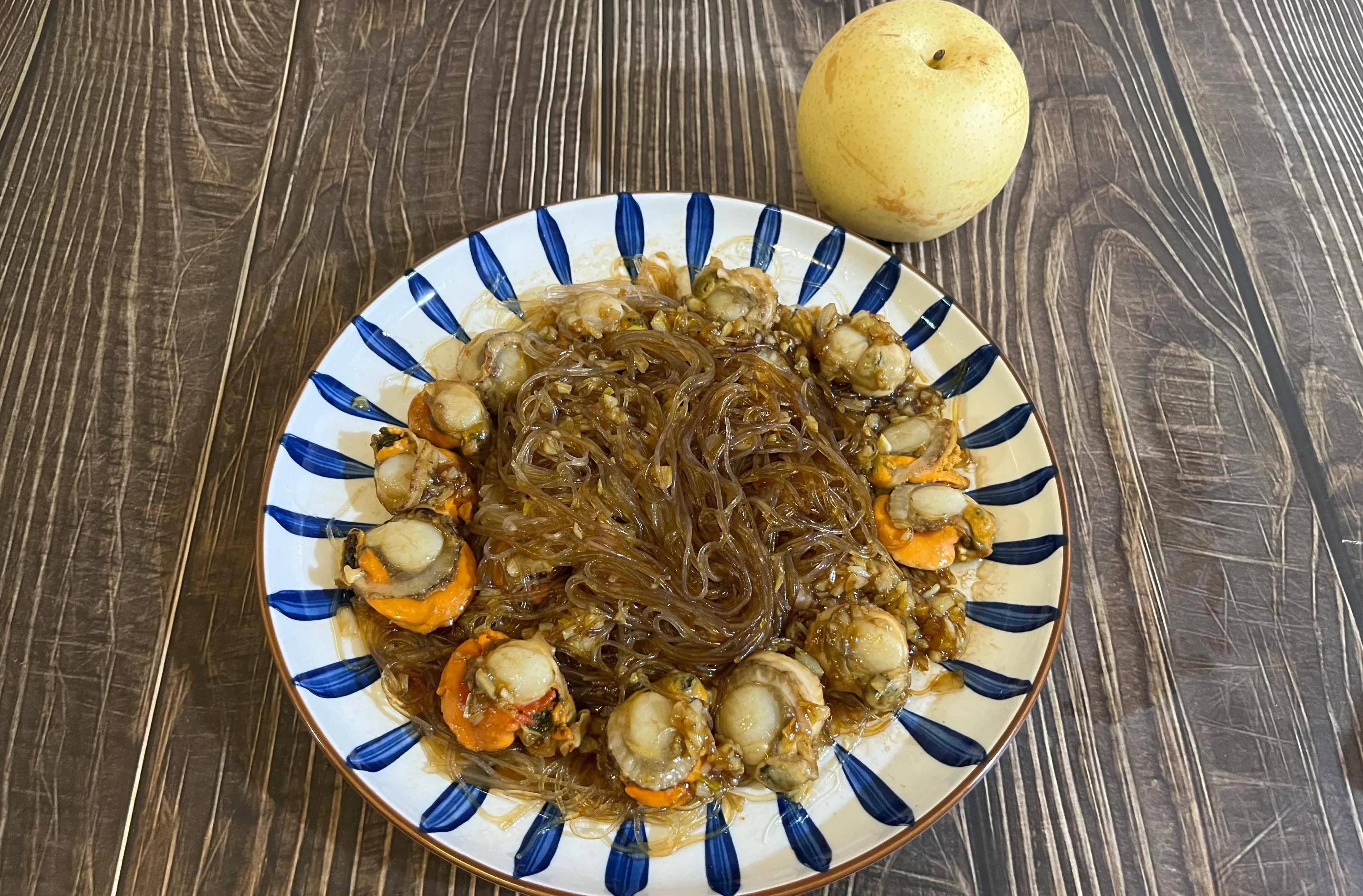 原创蒜蓉粉丝蒸扇贝肉做法简单味道鲜美春节待客可上桌当大餐