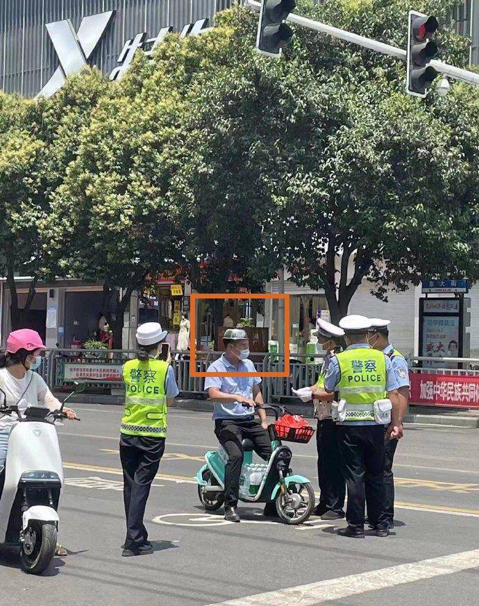 原创
让男友帮我拍张照片发朋友圈,结果...网友:当场给我送走了哈哈