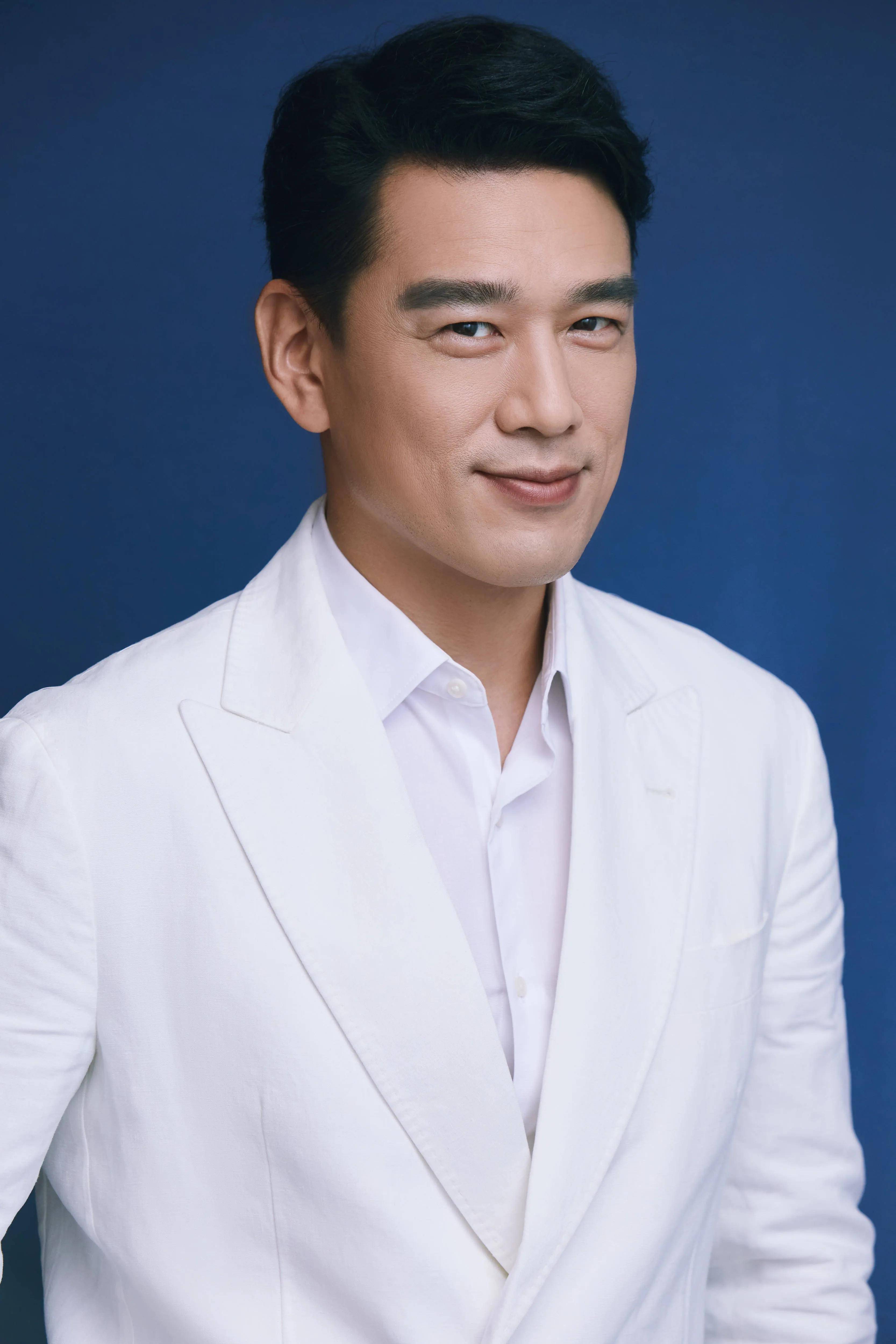 演员王耀庆,为了省房租娶了房东的女儿,结婚20年零绯闻_郭晏青_时候