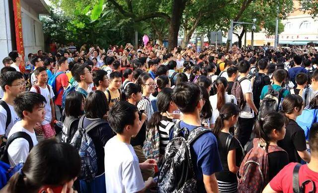 2022河南高考分数线公布，超过14万考生达到一本线，里面有你吗？