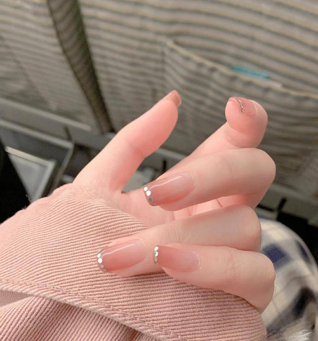 原创夏日里的小清新美甲唯美百搭又时尚款式多样可以自由选择