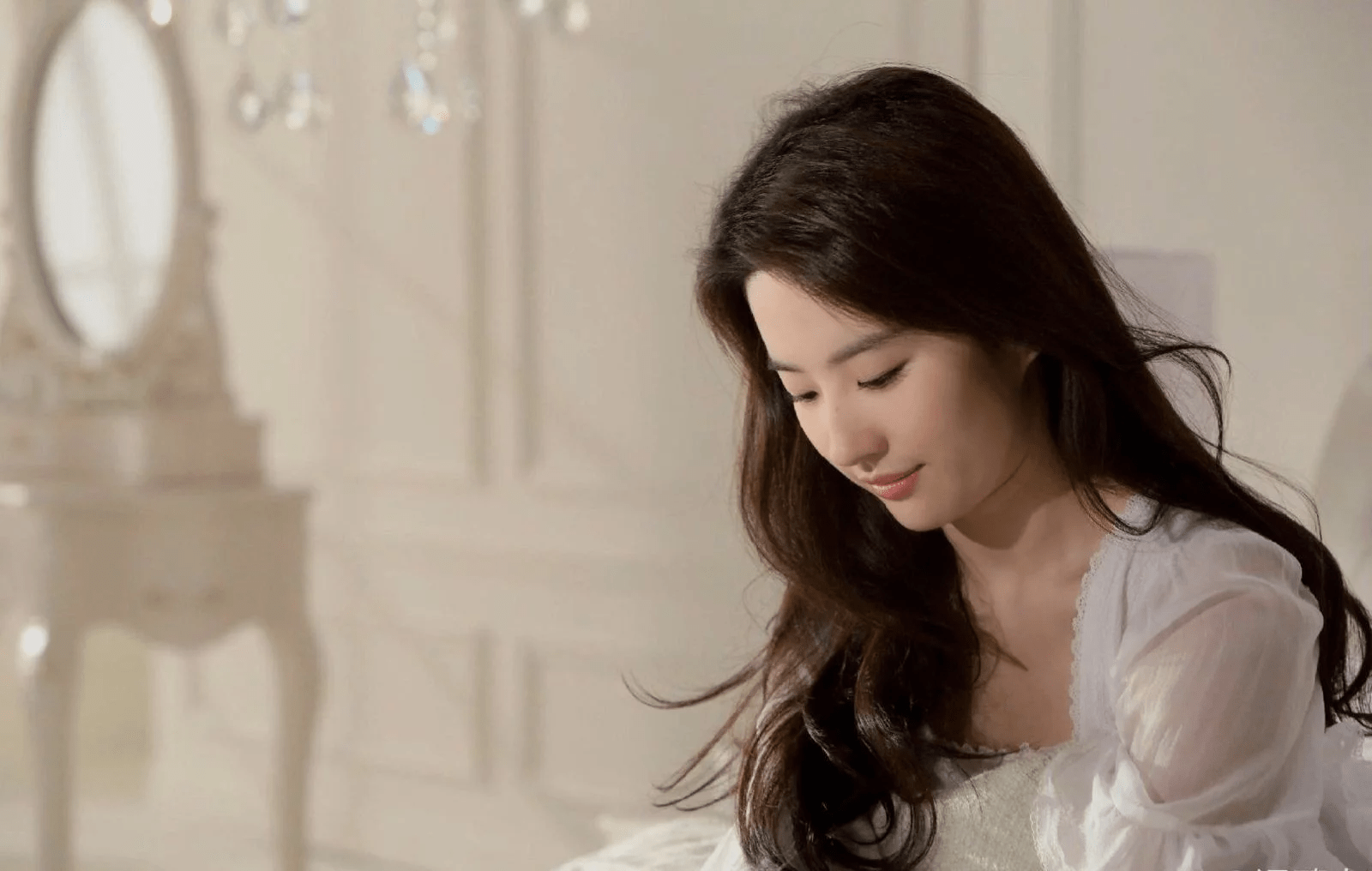 原创克拉拉敢穿女子时尚麋鹿装神仙姐姐刘亦菲水蜜桃身材