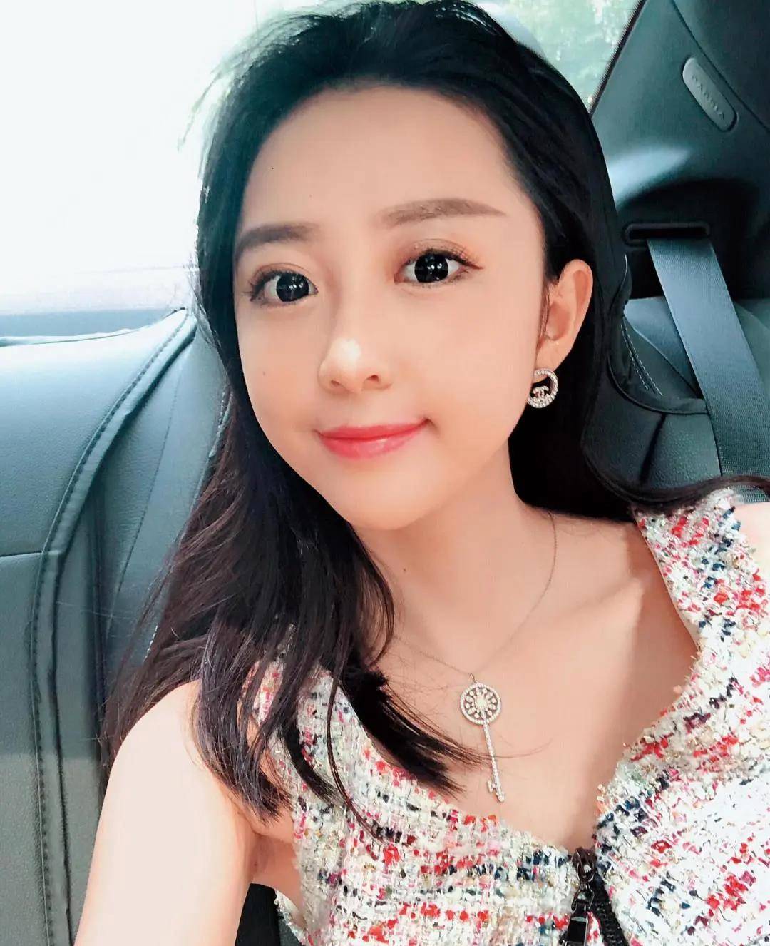 上岸,潘玮柏公布婚讯,双方皆为玩咖如今却走到一起_luna_amy_杨馥瑜