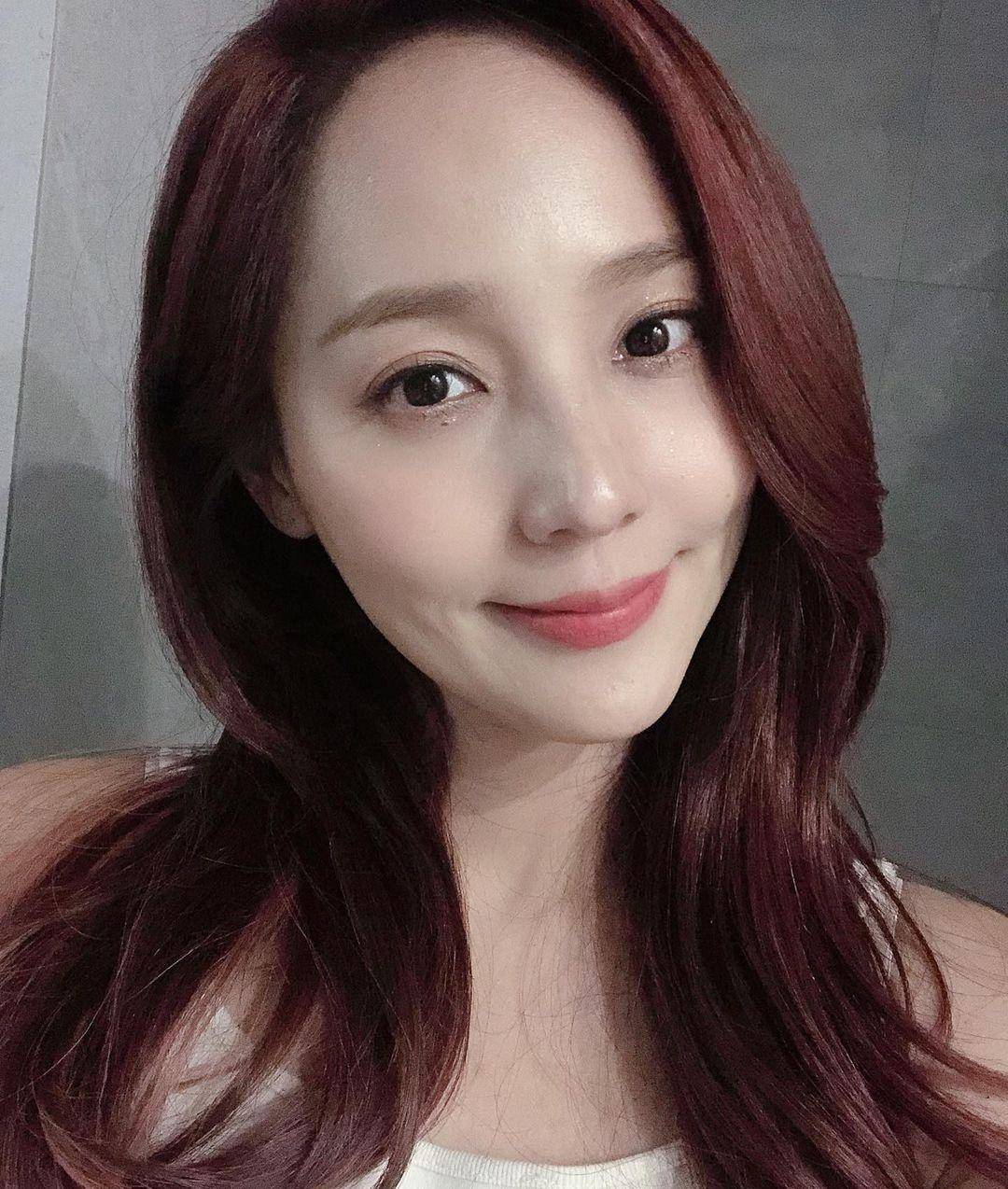 前ses成员柳真用自拍向大家展示了什么是真正的自然美_娱乐_照片_主页