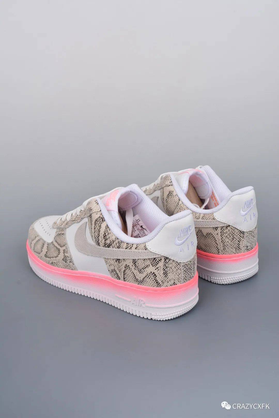 耐克nikeairforce1lowsnakeskin空军一号粉白蛇纹低帮运动鞋