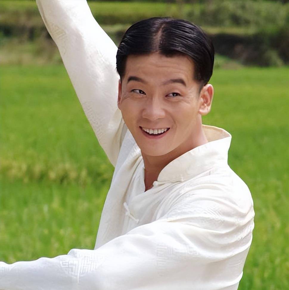 陈创因长得丑被导演安排演条狗今靠福贵逆袭成三料影帝