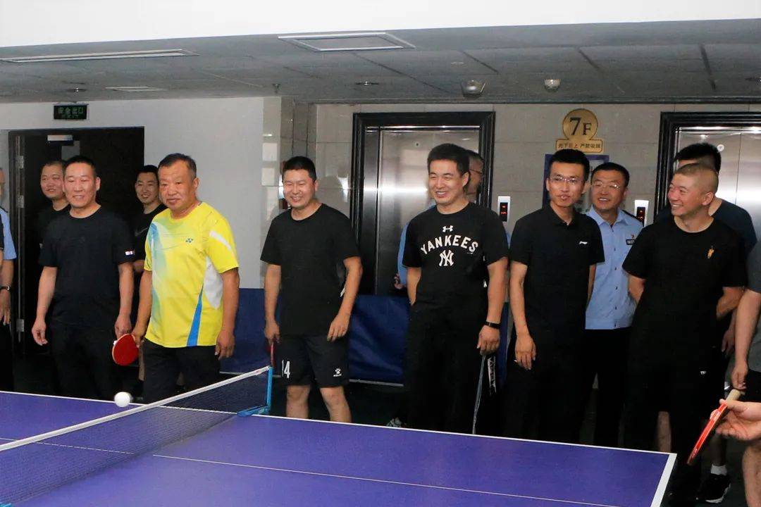 政工监督室曹继康,西辛庄派出所李景彪,警务保障室张建元三名同志荣获