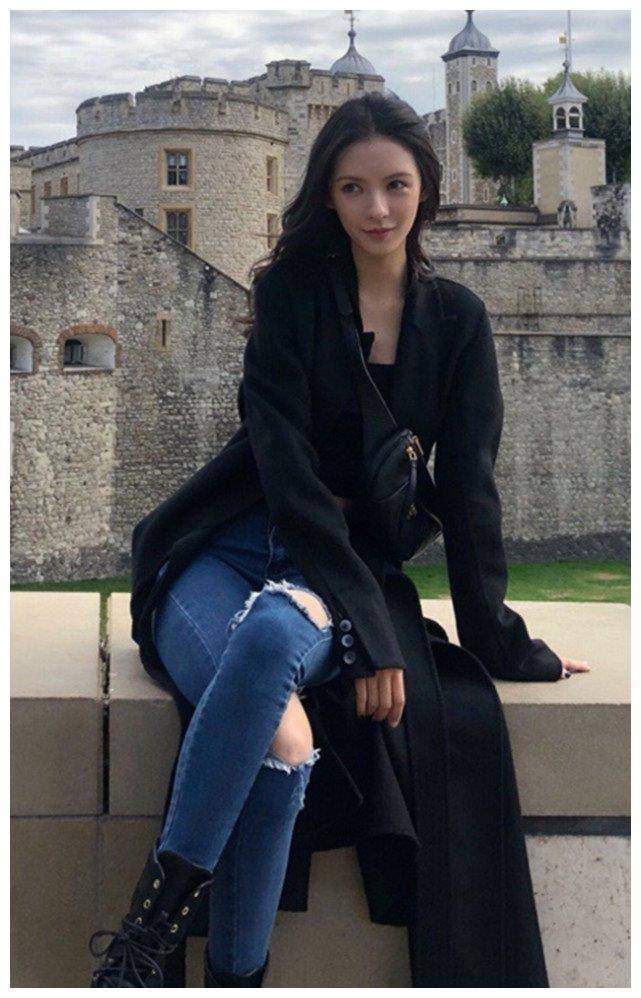 作为模特,张曦这个身体当然非常专心,但她的身体有点骨感.