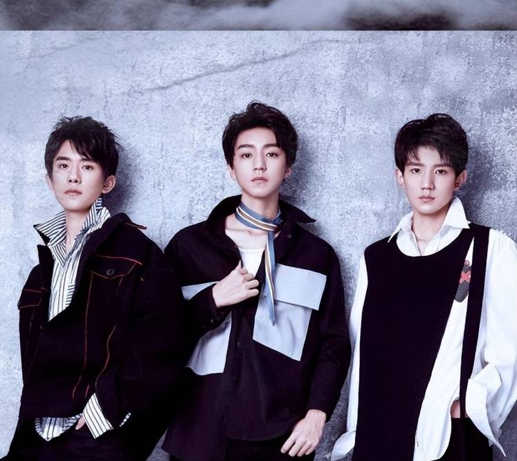 千锤百炼易烊千玺群嘲最丑tfboys成员隐忍10年成百亿影人