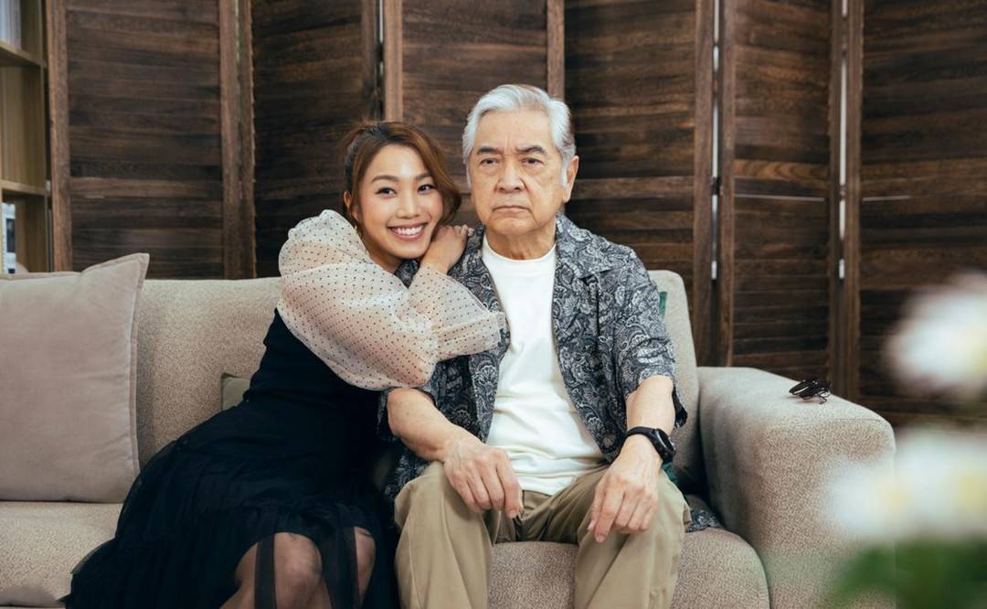 姜丽文为爸爸秦沛庆77岁生日!