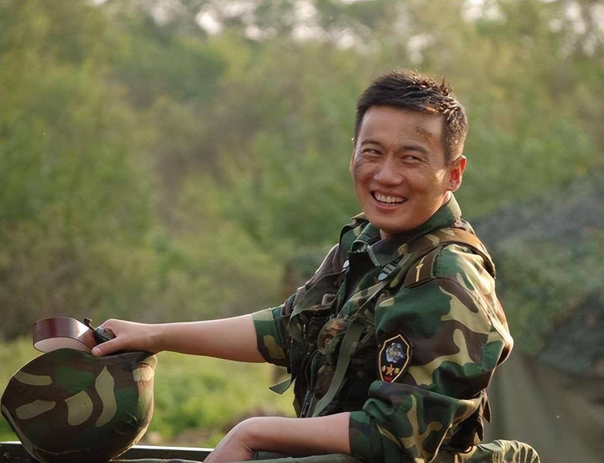 这12位男星告诉你,啥叫铮铮铁骨_小庄_张毅_吴静