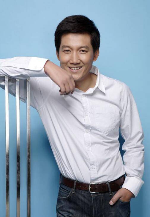 著名演员李崇霄不幸去世年仅51岁经纪人发讣告透露丧礼细节