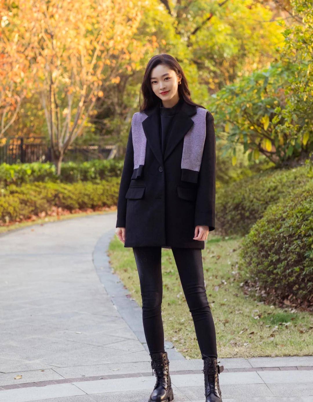 "人间冰糖"宋轶的私服穿搭,温柔优雅又大方,凸显时髦潮流感_黑色_时尚