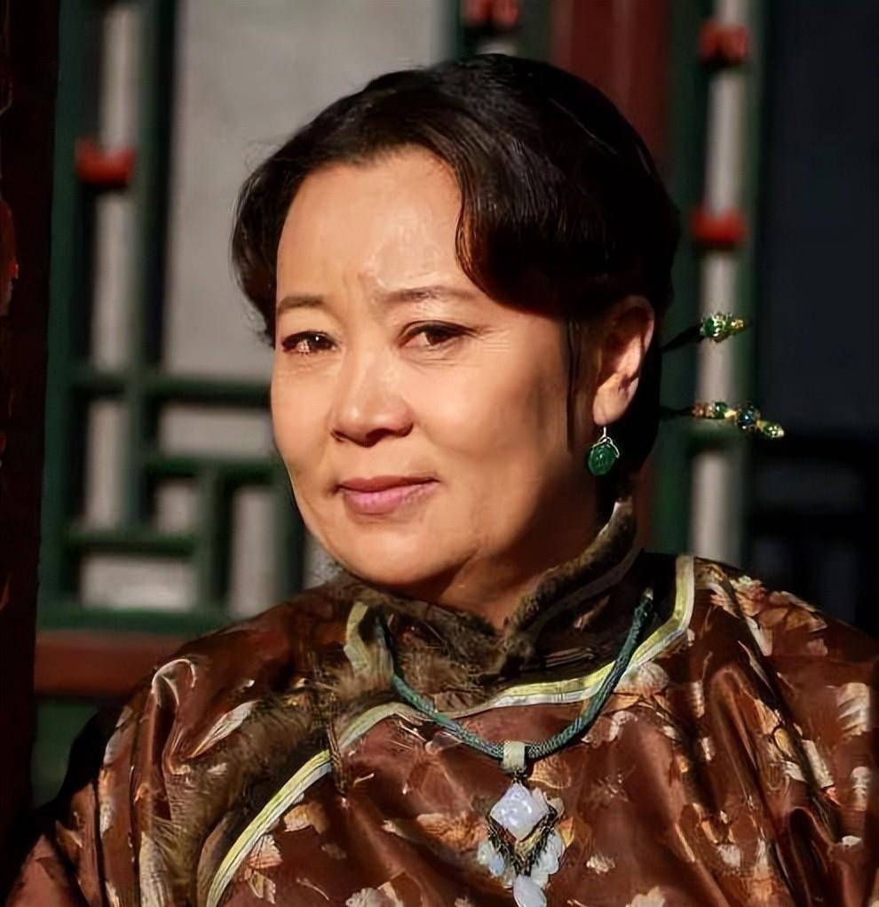 "荣嬷嬷"方庆卓:晚年嫁给一位"救命恩人"怎么样?_方清卓_丈夫_剧本