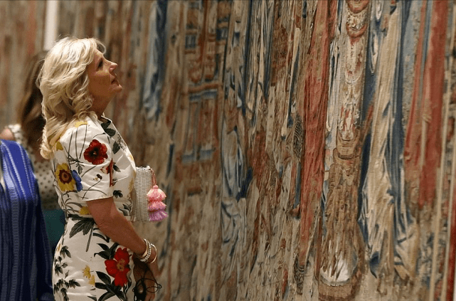 原创第一夫人们大合影卢森堡首相的同性恋丈夫太帅抢了夫人们风头