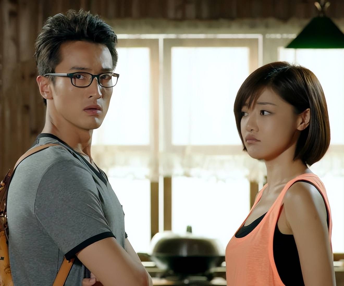 《爱情公寓》王传君和齐溪公开恋情,秘恋已3年,女方有过7年婚姻_宋宁