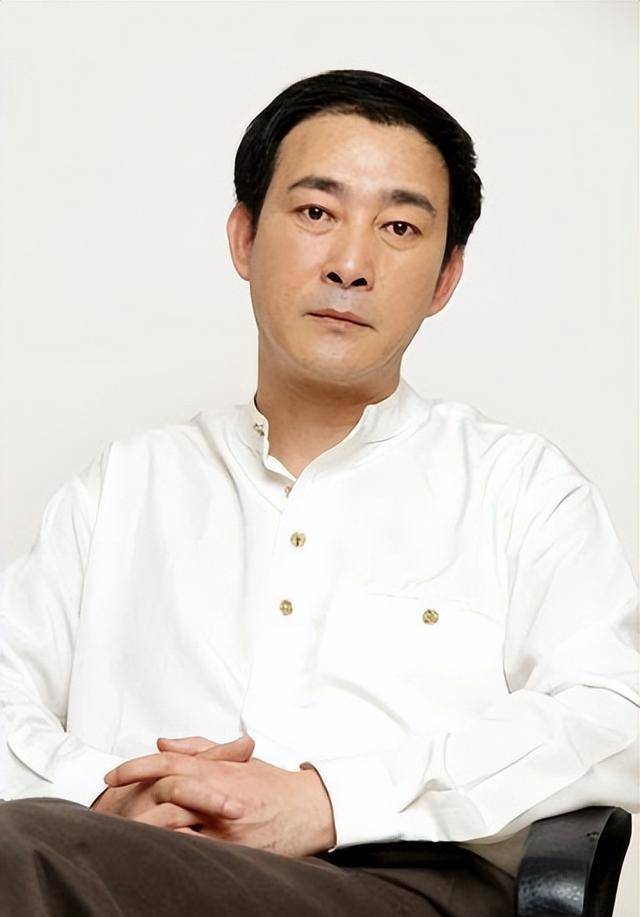 10年前,樊志起跟尤小刚请假,没想到起了争执,5小时后在家离世_鲜肉