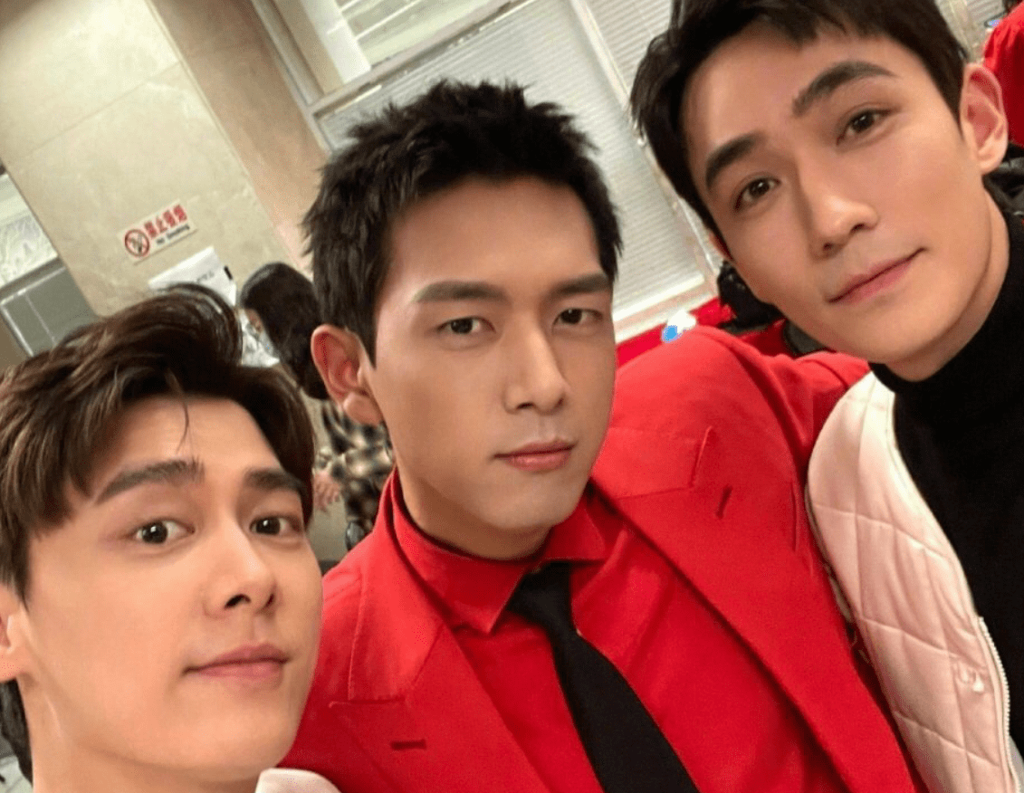 原创李现和迪丽热巴跳舞被吐槽幼儿园水平你没发现两人有cp感吗