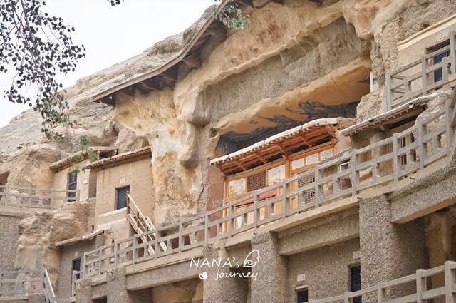 原创             中国四大石窟之一，位于敦煌的这片悬崖石壁上，蕴藏着精美壁画