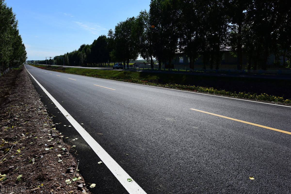 中国的公路为什么一直会翻修，而日本却常年如新，是技不如人吗？