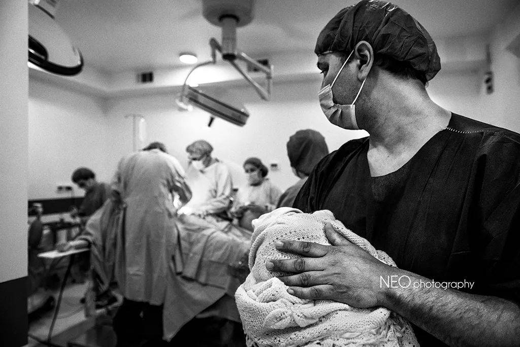忆童宝贝新生儿微电影20张照片记录下母亲分娩瞬间