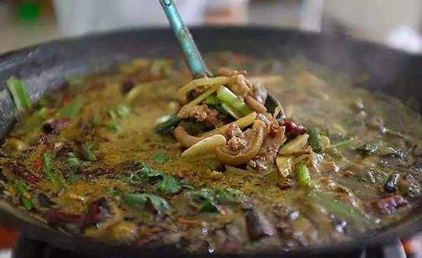 侗族美食牛瘪:深山里的黑暗料理,该怎样才能走出贵州_牛屎_朱辅_草药